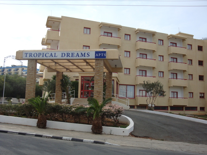 Tropical Dreams Hotel Apartments