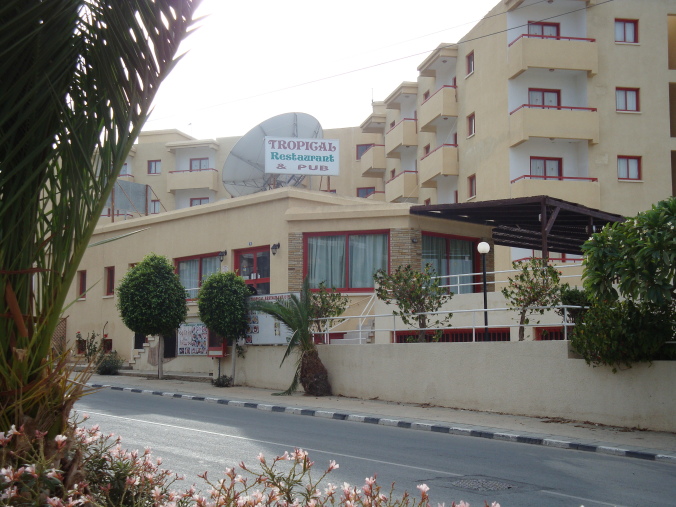 Tropical Restaurant & Pub
