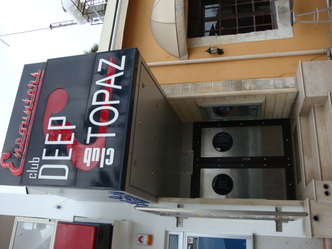 Club Topaz