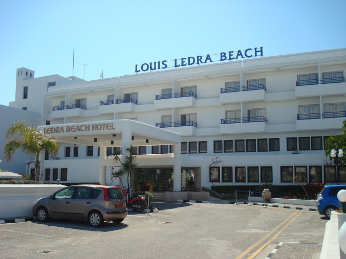 201104_Paphos_Ledra_Beach_Coral__17_-1