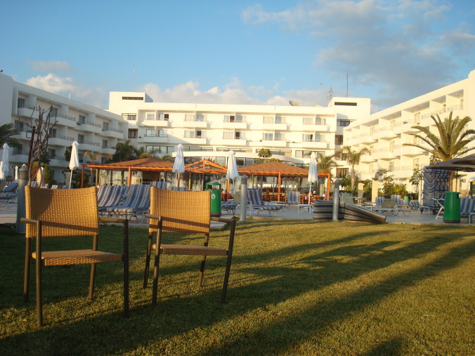 201104_Paphos_Ledra_Beach_Coral__21_-1