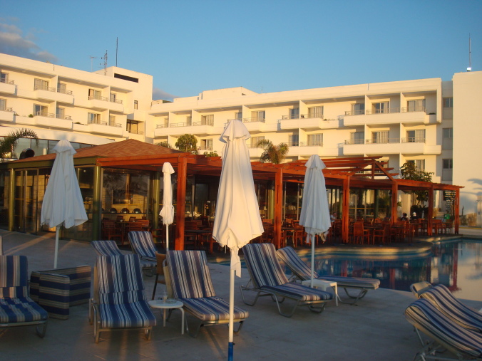 201104_Paphos_Ledra_Beach_Coral__23_-1