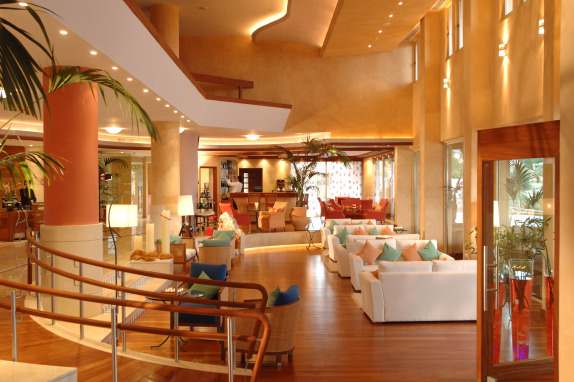 Captain's Bar