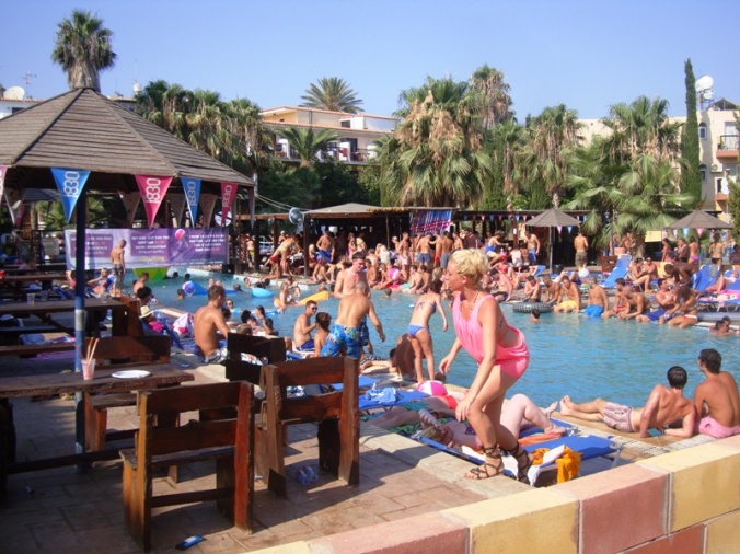 kalypso pool party